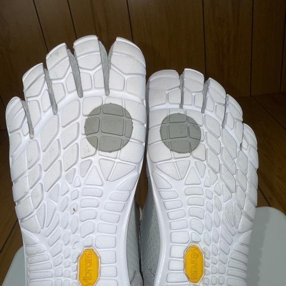 Vibram‎ FiveFingers Grey Running Trail Walking Barefoot Shoes Size 37 - Picture 9 of 16